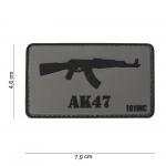 Gumová nášivka 101 Inc zbraň AK47 - sivá