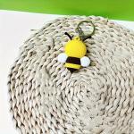 Kľúčenka s gumovou včielkou 5,5 x 4 cm - žltá-čierna