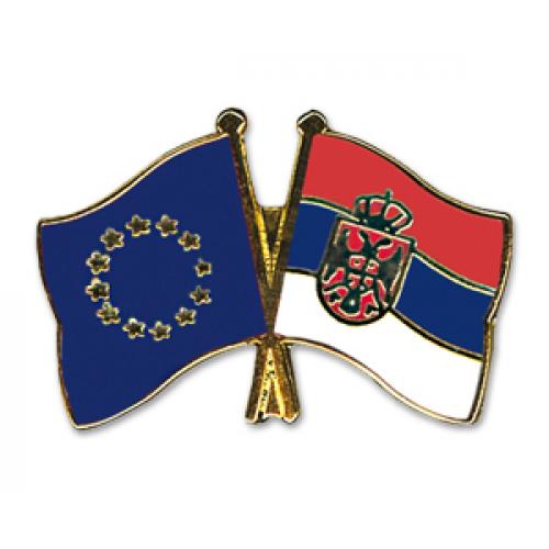 Odznak (pins) 22mm vlajka EÚ + Srbsko - farebný