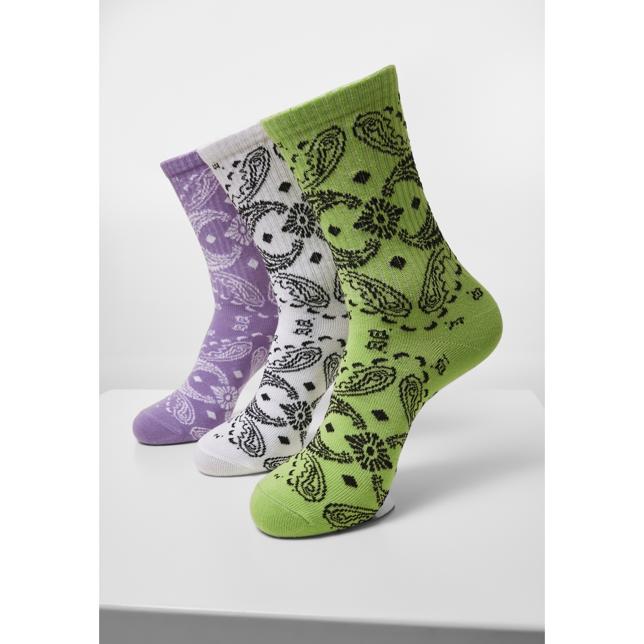 Ponožky Urban Classics Bandana Pattern 3 páry (fialové, bílé, zelené), 39-42