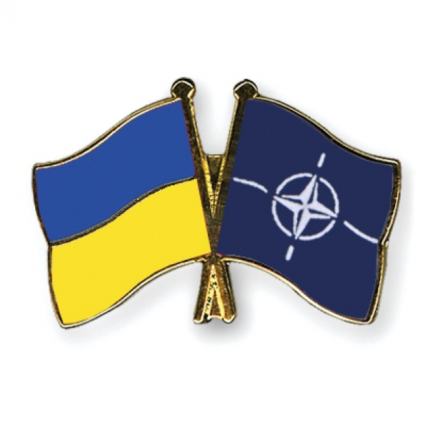 Odznak (pins) 22mm vlajka Ukrajina + NATO - barevný