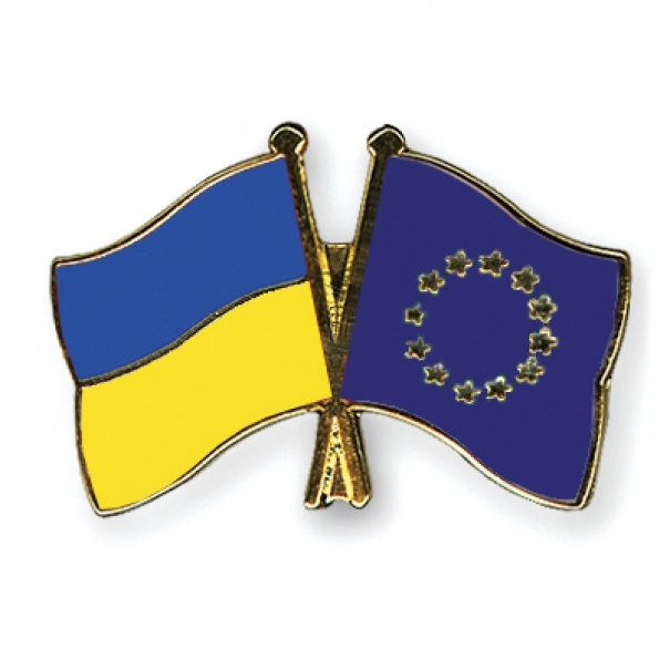 Odznak (pins) 22mm vlajka Ukrajina + EU - barevný