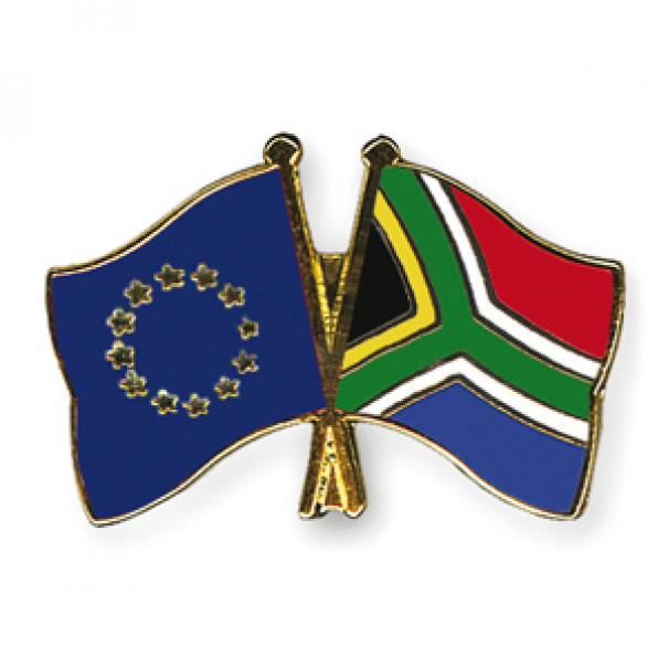Odznak (pins) 22mm vlajka EU + Jihoafrická republika - barevný