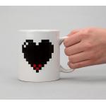 Pixelový hrnček Srdce - biely