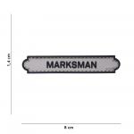 Gumová nášivka 101 Inc nápis Marksman - šedý