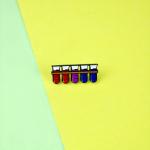 Odznak (pins) Chemické zkumavky 2,6 x 1,1 cm - barevný