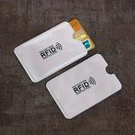 Bezpečnostný obal na kartu blokujúcu RFID a NFC platby 5 ks - strieborný