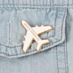 Odznak (pins) World Traveller 3,1 x 3,1 cm - biely-zlatý