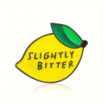 Odznak (pins) Citron Slightly Bitter 2,4 x 2,9 cm - žlutý
