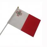 Vlajka Malta 14 x 21 cm na plastové tyčce