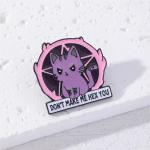 Odznak (pins) Mačka Satan 2,7 x 2,8 cm - fialový-čierny