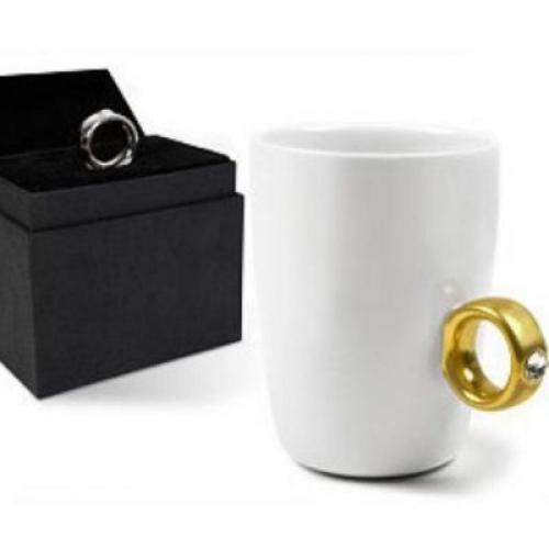 Porcelánový šálek Zlatý prsten - bílý