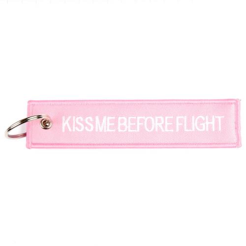 Prívesok na kľúče Fostex Kiss me before flight - ružový
