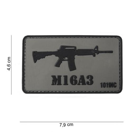 Gumová nášivka 101 Inc zbraň M16A3 - šedá