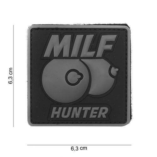 Gumová nášivka 101 Inc nápis Milf Hunter - šedá