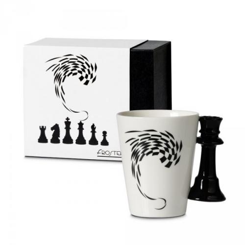 Šachový hrnček Kráľovná - biely-čierny