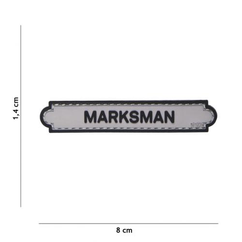 Gumová nášivka 101 Inc nápis Marksman - sivá