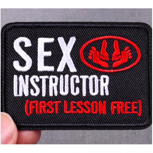 Nášivka nažehlovací Sex Instructor 7,2x5,1 - černá-bílá