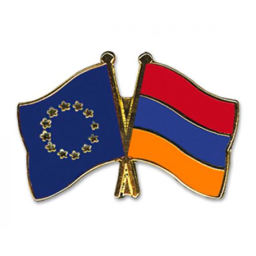 Odznak (pins) 22mm vlajka EU + Arménie