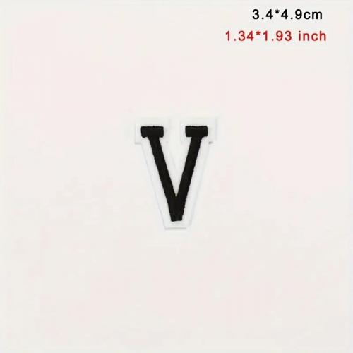 Nášivka nažehlovací písmeno V 4,7 cm - černá-bílá